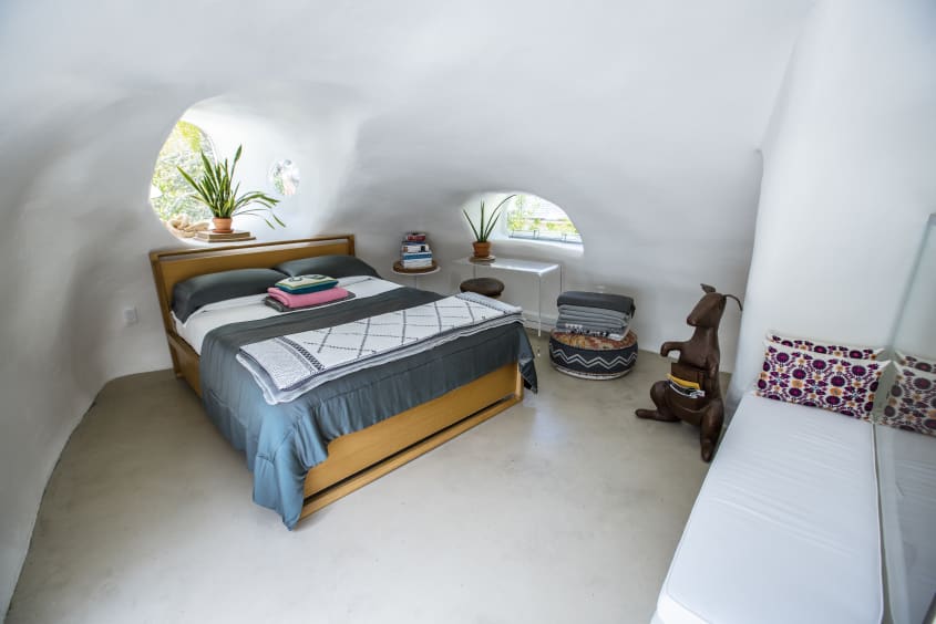 Spaceship House for Sale - Tour Photos | Apartment Therapy