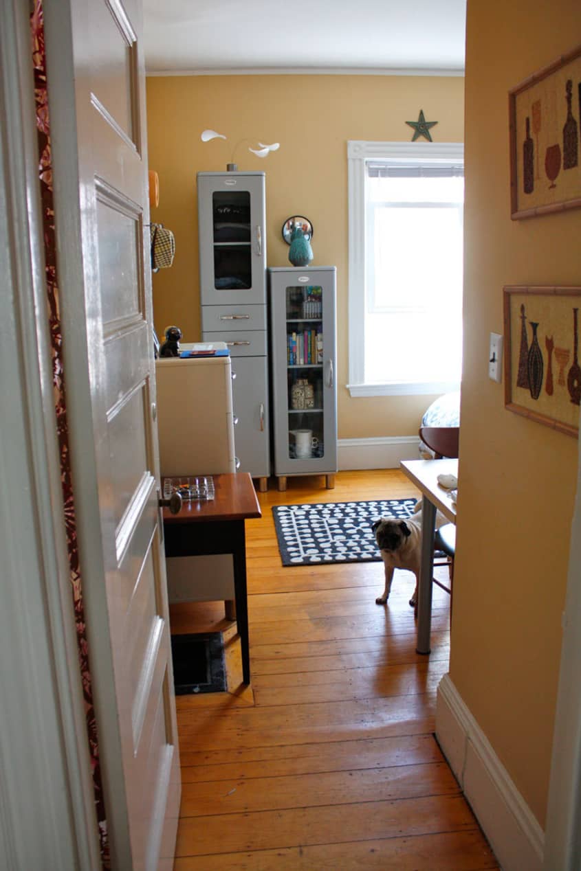 Artist John Guthrie’s Heavenly Haven Apartment Therapy