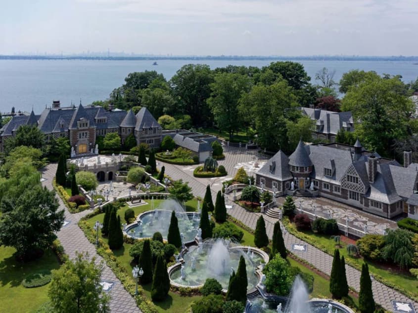 The Great Gatsby Mansion is For Sale Apartment Therapy