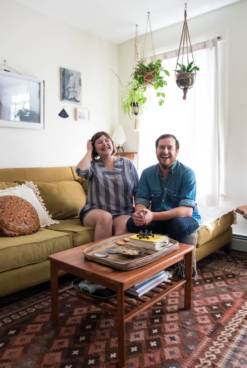 House Tour: An Apartment With a Chill 1970s Feel | Apartment Therapy
