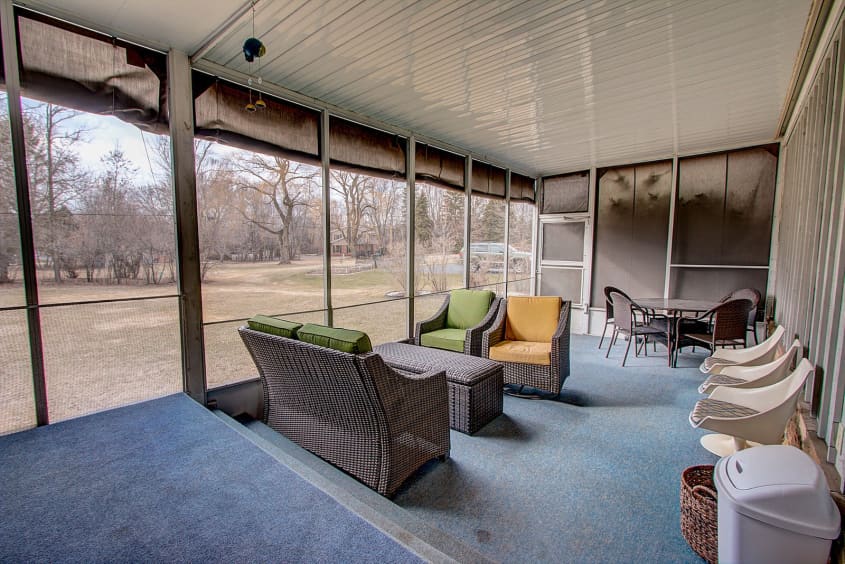 Colorful MidCentury Modern Home in Bayside, Wisconsin Apartment Therapy