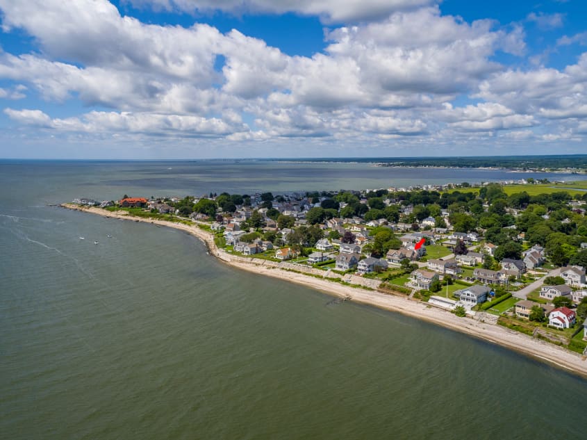 41 Saltaire Drive, Old Saybrook, Connecticut Apartment Therapy