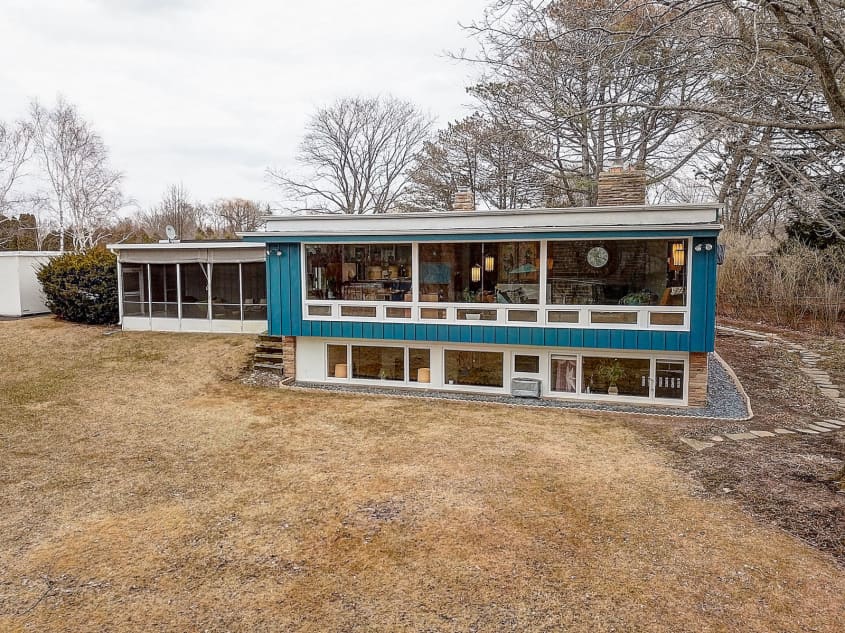 Colorful MidCentury Modern Home in Bayside, Wisconsin Apartment Therapy
