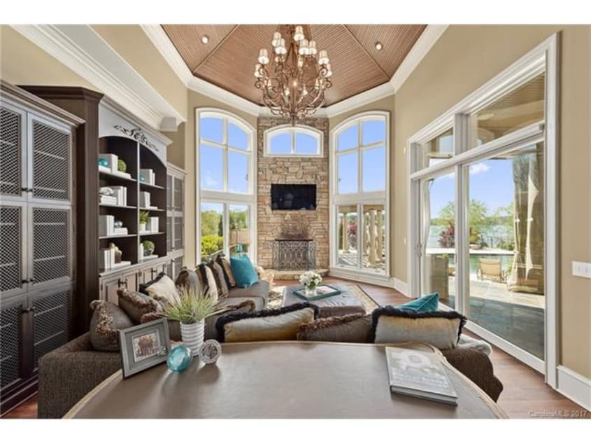 Shake ‘n’ Bake In Ricky Bobby’s Manse From Talladega Nights | Apartment ...