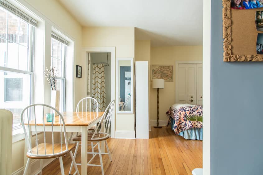 House Tour A Tiny Minneapolis Studio Apartment Apartment Therapy