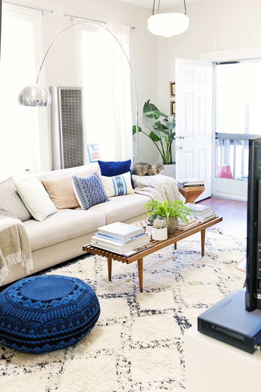 House Tour: A Bright, 700 Square Foot Rental Apartment | Apartment Therapy