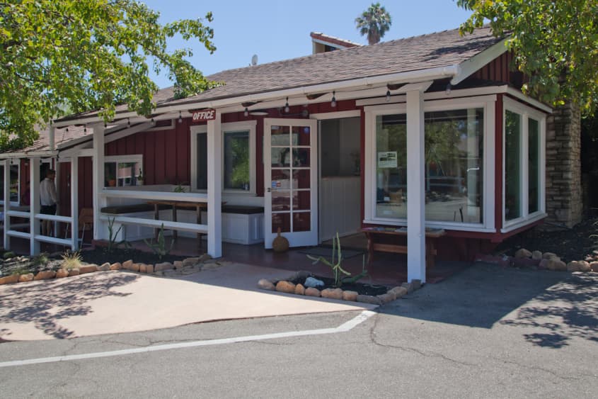 House Tour An Ojai Rancho Inn Apartment Therapy