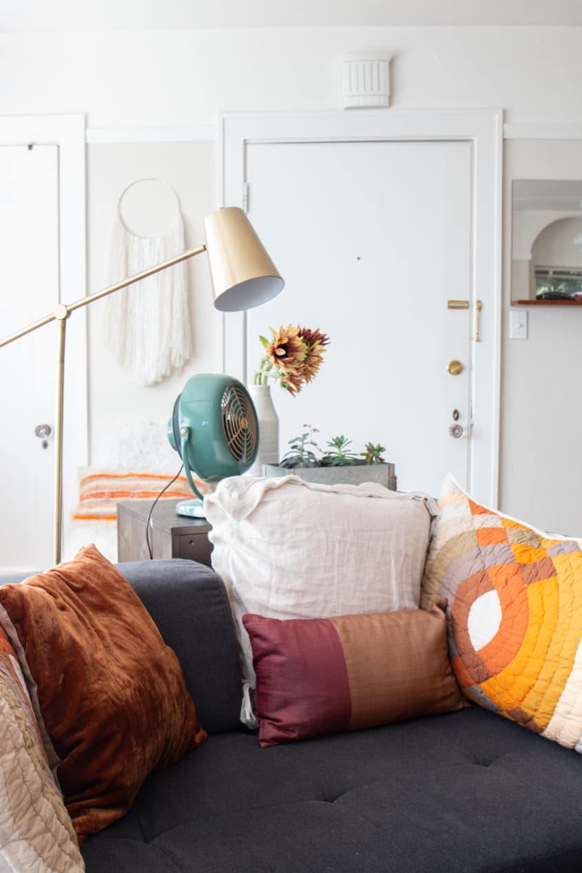 Seattle Home Tour: A Small Customized Rental Apartment | Apartment Therapy