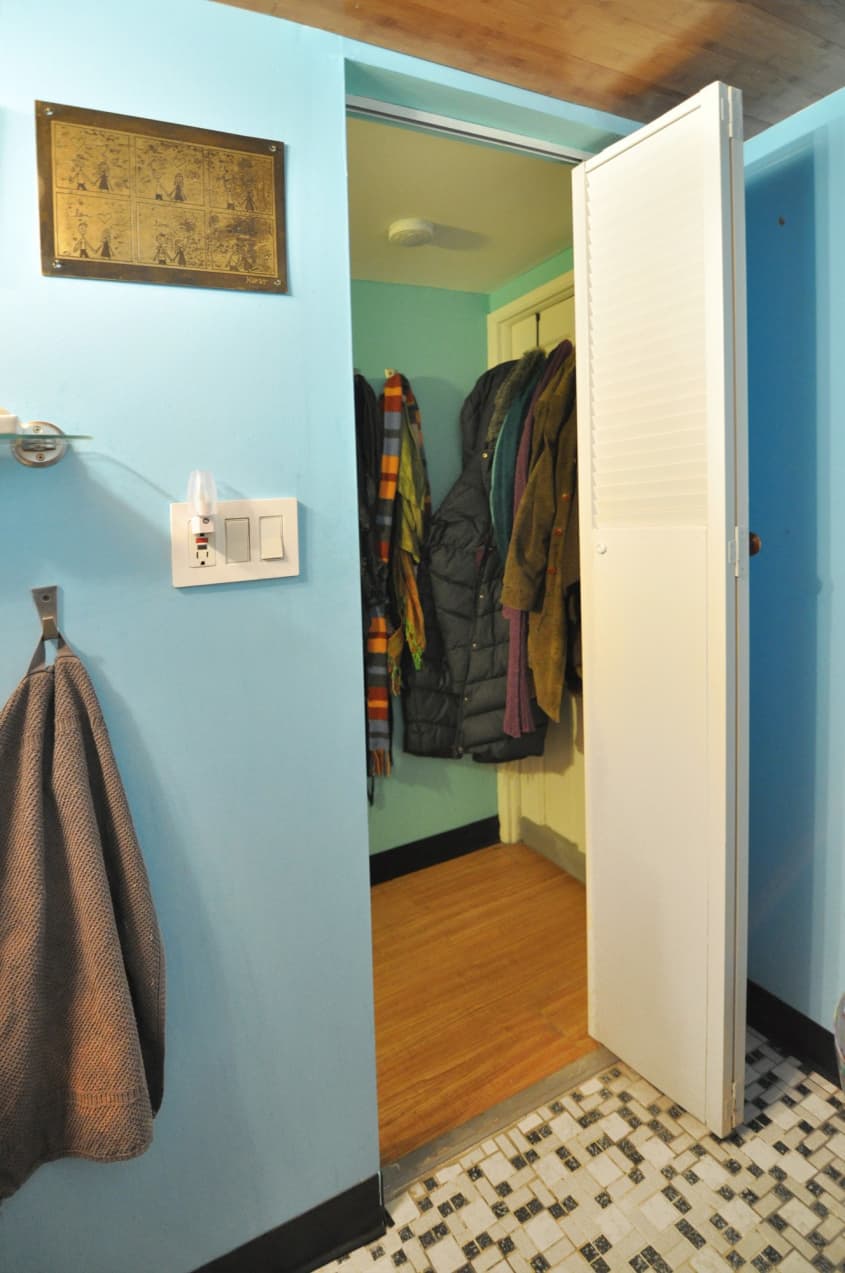 Laura Lee’s Bright & Playful Basement Studio Apartment Therapy