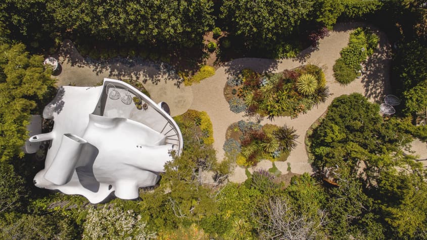 Spaceship House for Sale - Tour Photos | Apartment Therapy