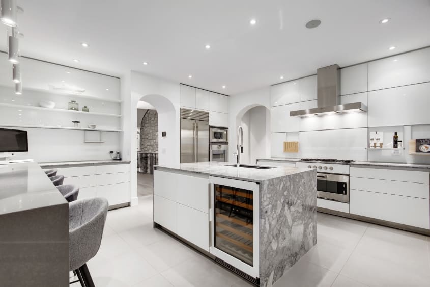 27 Granite Ridge, Calgary, Alberta, Canada | Apartment Therapy