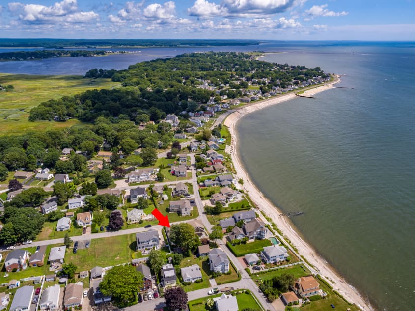 41 Saltaire Drive, Old Saybrook, Connecticut Apartment Therapy