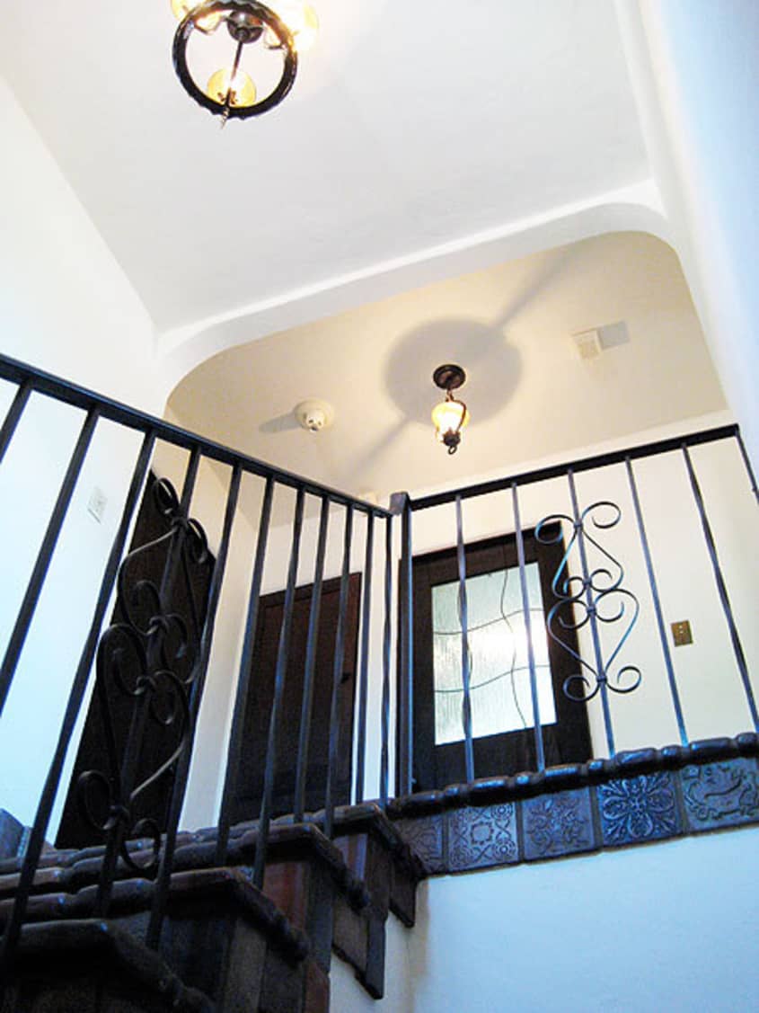 Melissa and Stephen’s Preserved Spanish Revival Apartment Therapy