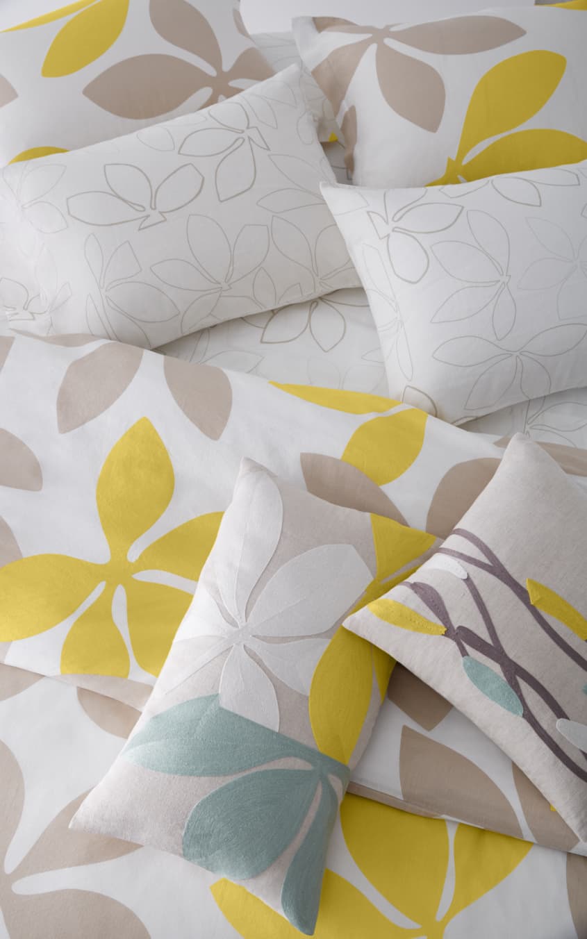 Hable construction outlet pillows