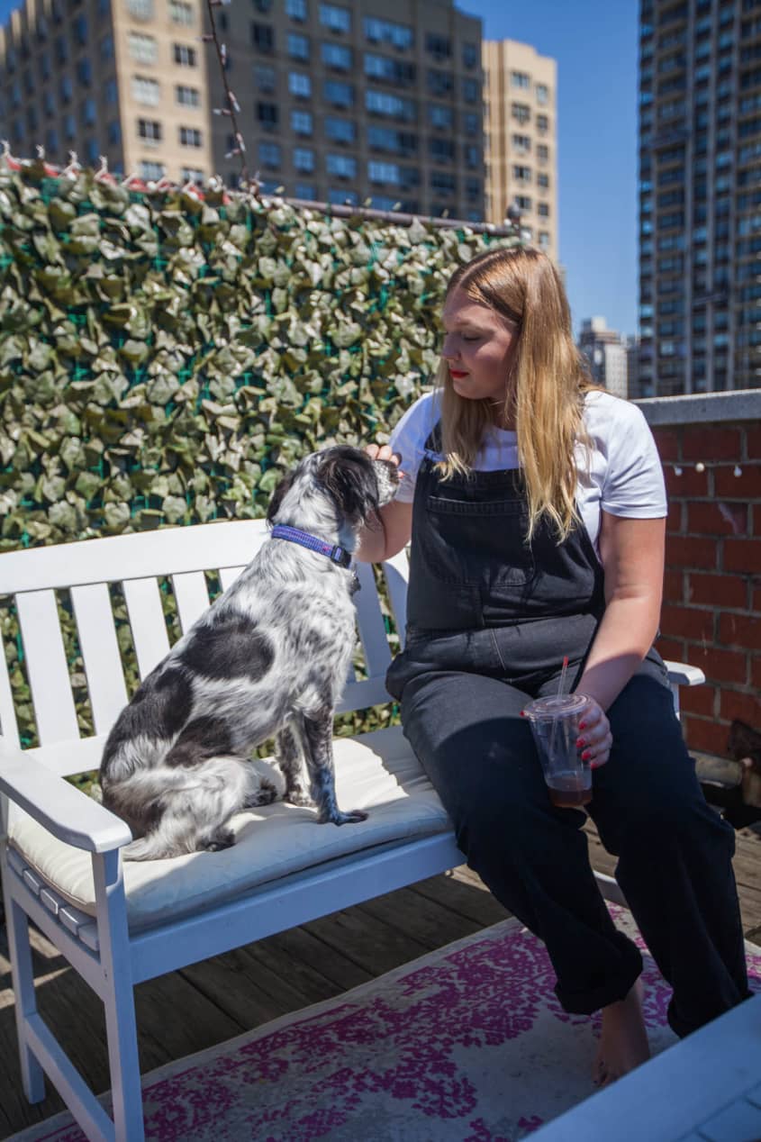 Bustle Beauty Editor Olivia Muenter's NYC Home Apartment Therapy