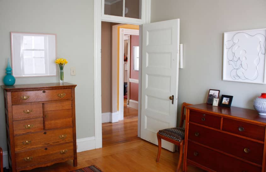 Artist John Guthrie’s Heavenly Haven Apartment Therapy