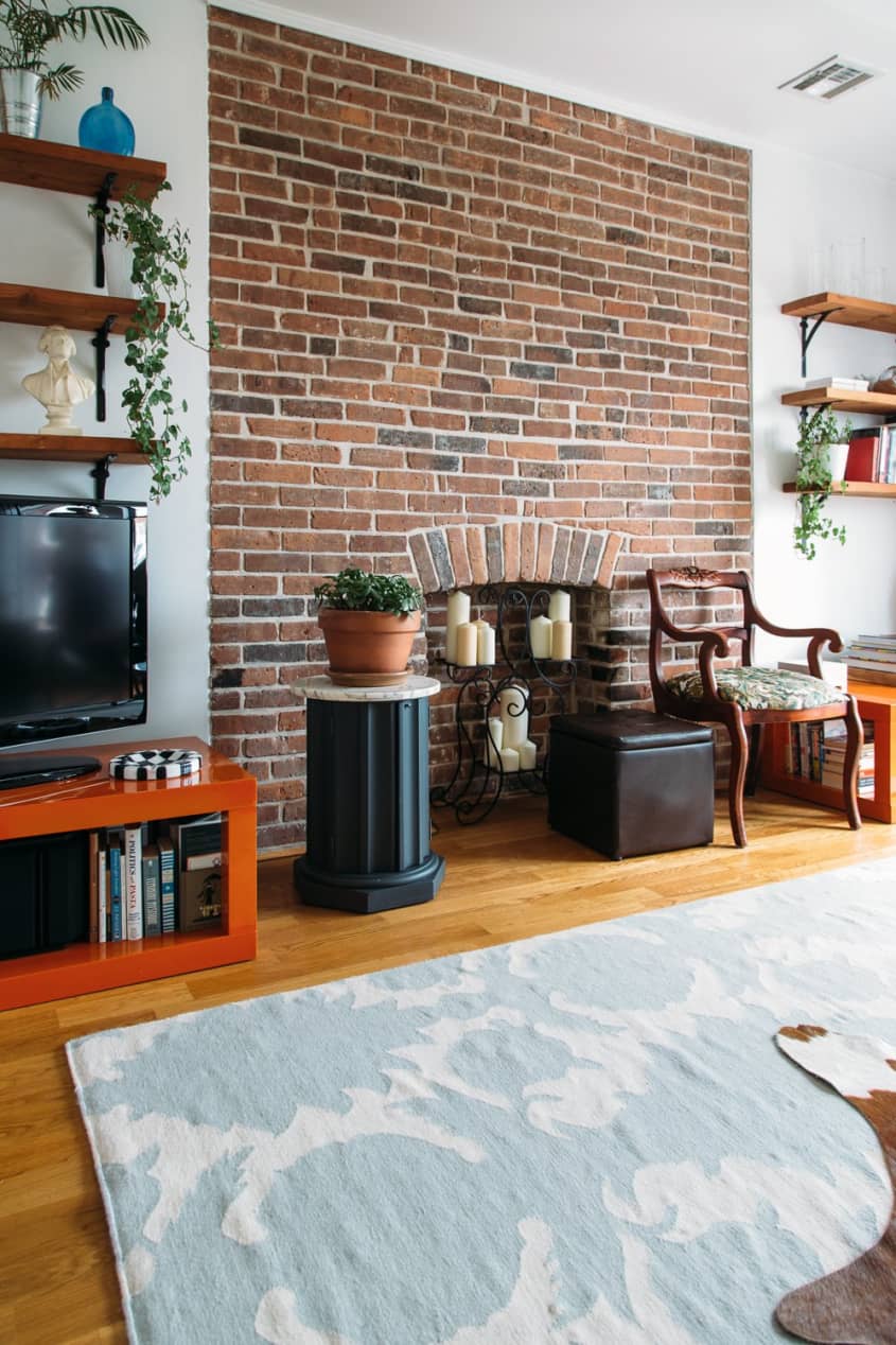 Textured Apartment Living With Enjoyable View