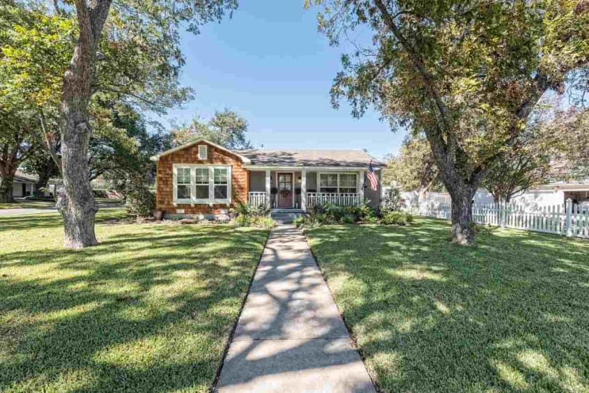 Fixer Upper House For Sale Waco Texas Photos Apartment Therapy