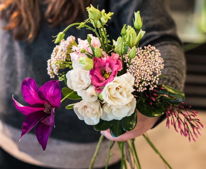 Pro Florist Tips for Making Your Own Beautiful DIY Flower Arrangements ...