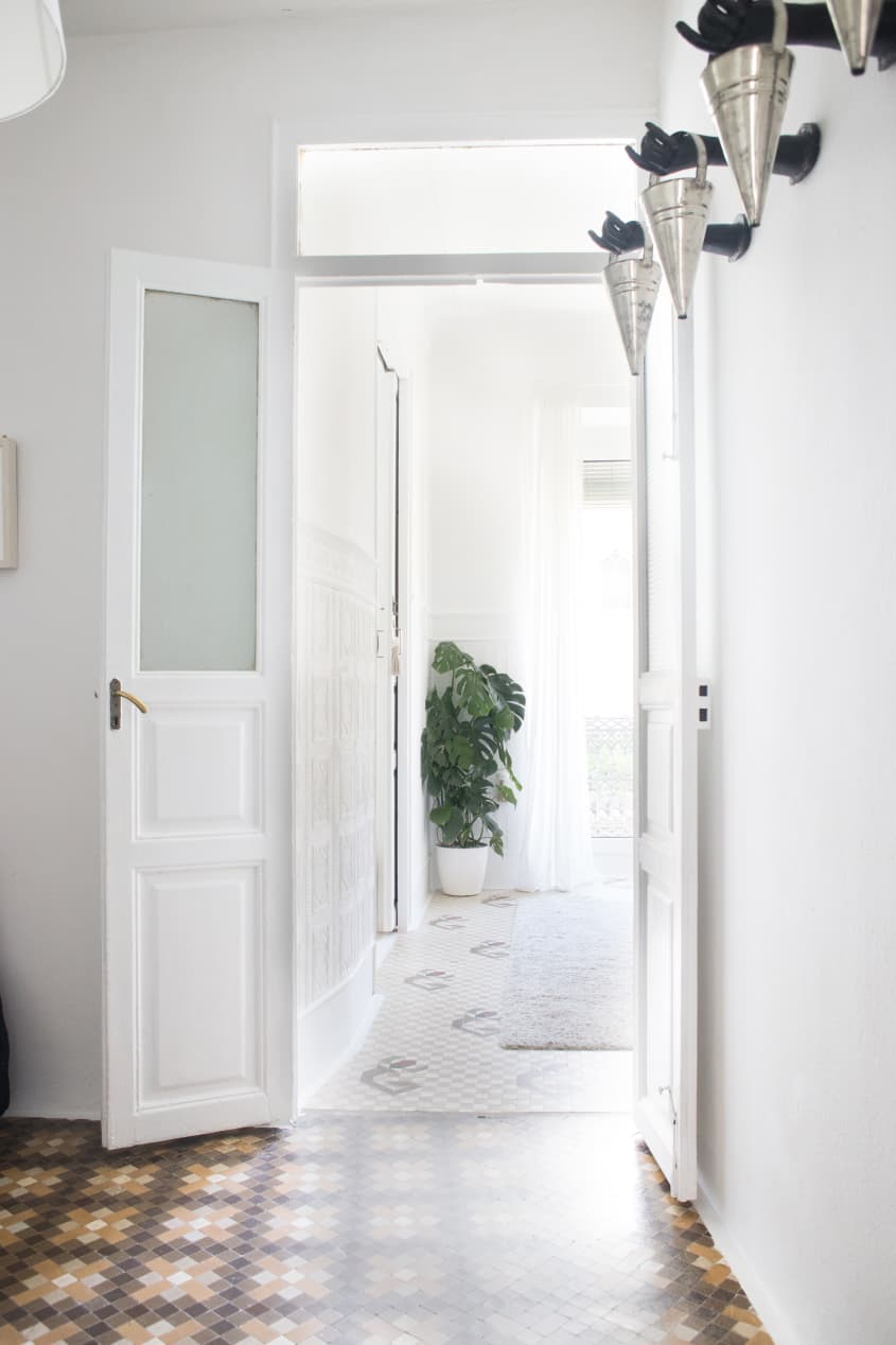 House Tour: An All-White Minimal Spanish Home | Apartment Therapy