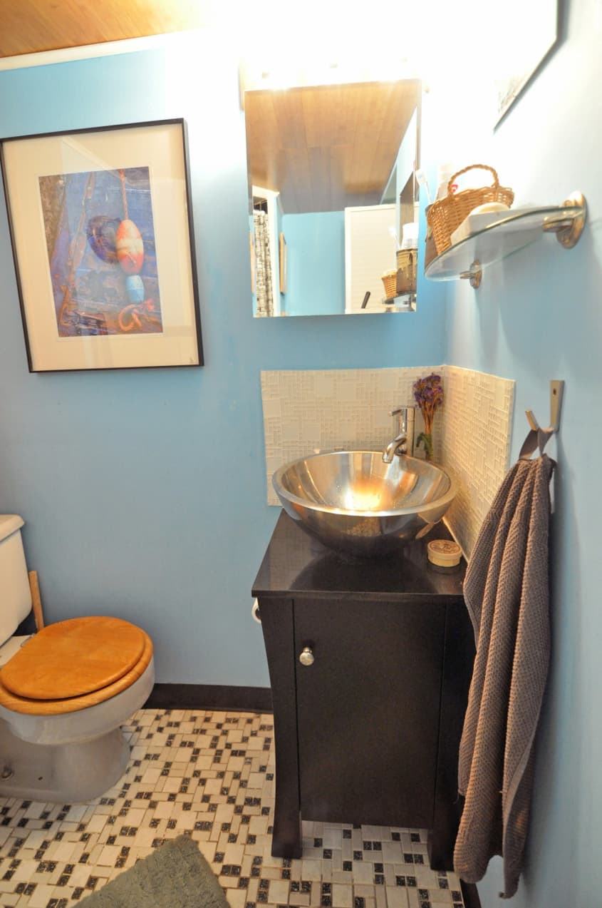 Laura Lee’s Bright & Playful Basement Studio Apartment Therapy