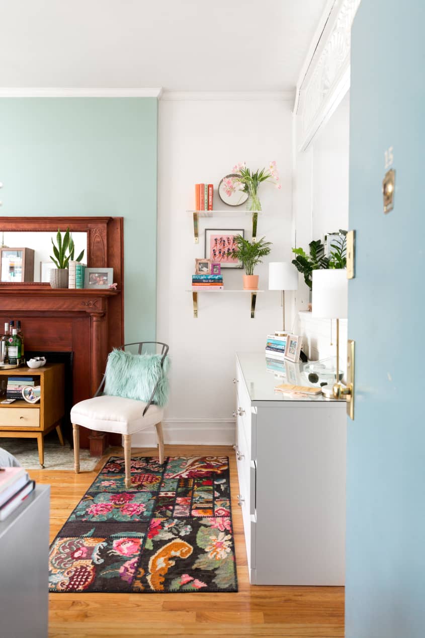 A Super Small 375-Square-Foot Studio Is Masterfully Arranged ...