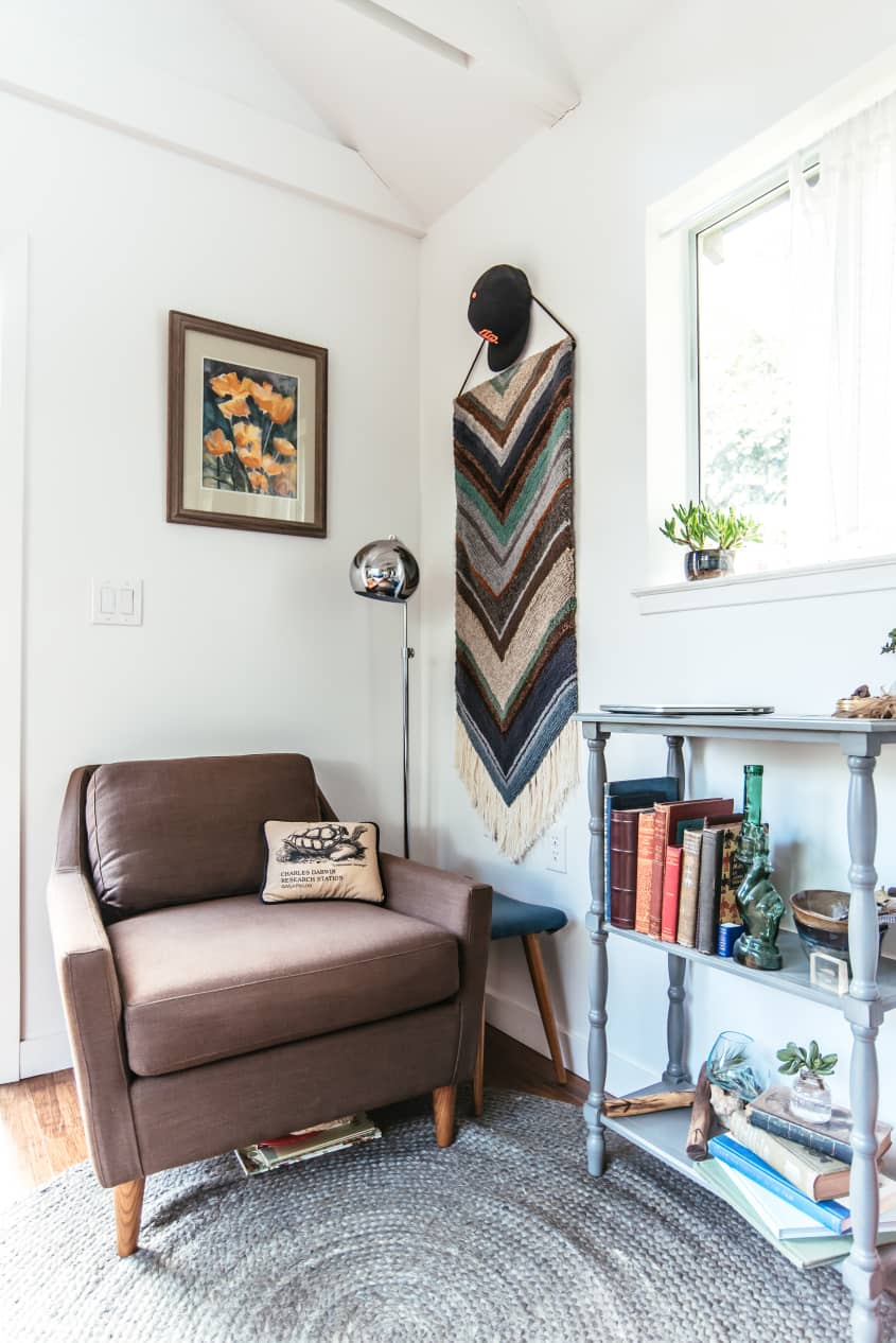 this-231-square-foot-mini-modern-cottage-is-a-must-see-apartment-therapy