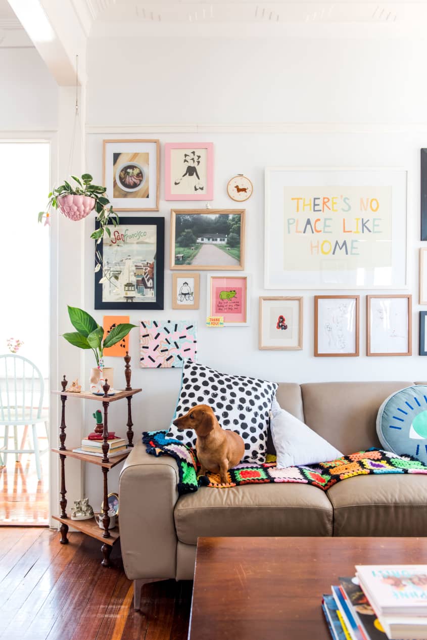 House Tour: A Colorful Fashion Designer's Crafty Cottage | Apartment ...