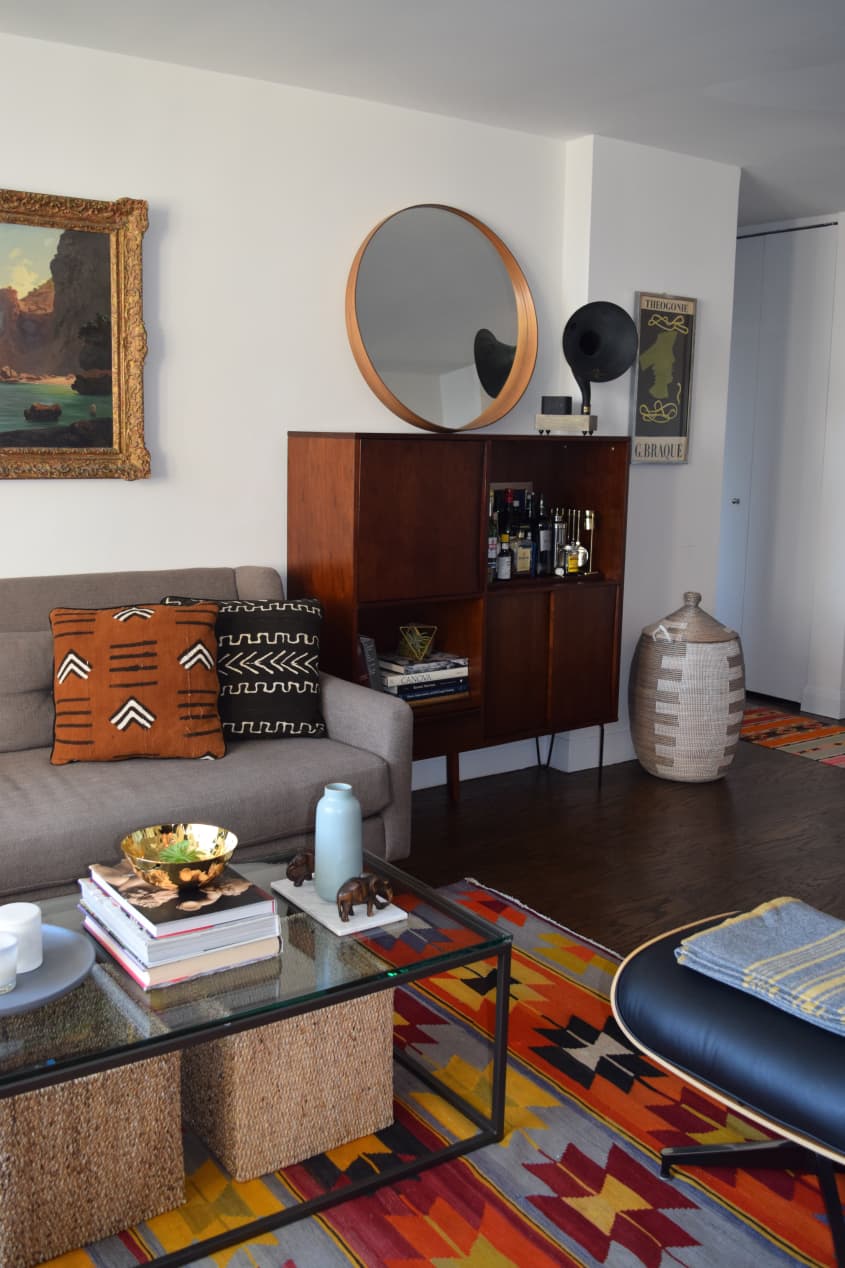 An Art Historian’s New York Apartment Filled With “Bookish Warmth