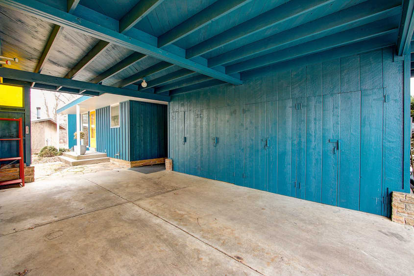 Colorful MidCentury Modern Home in Bayside, Wisconsin Apartment Therapy