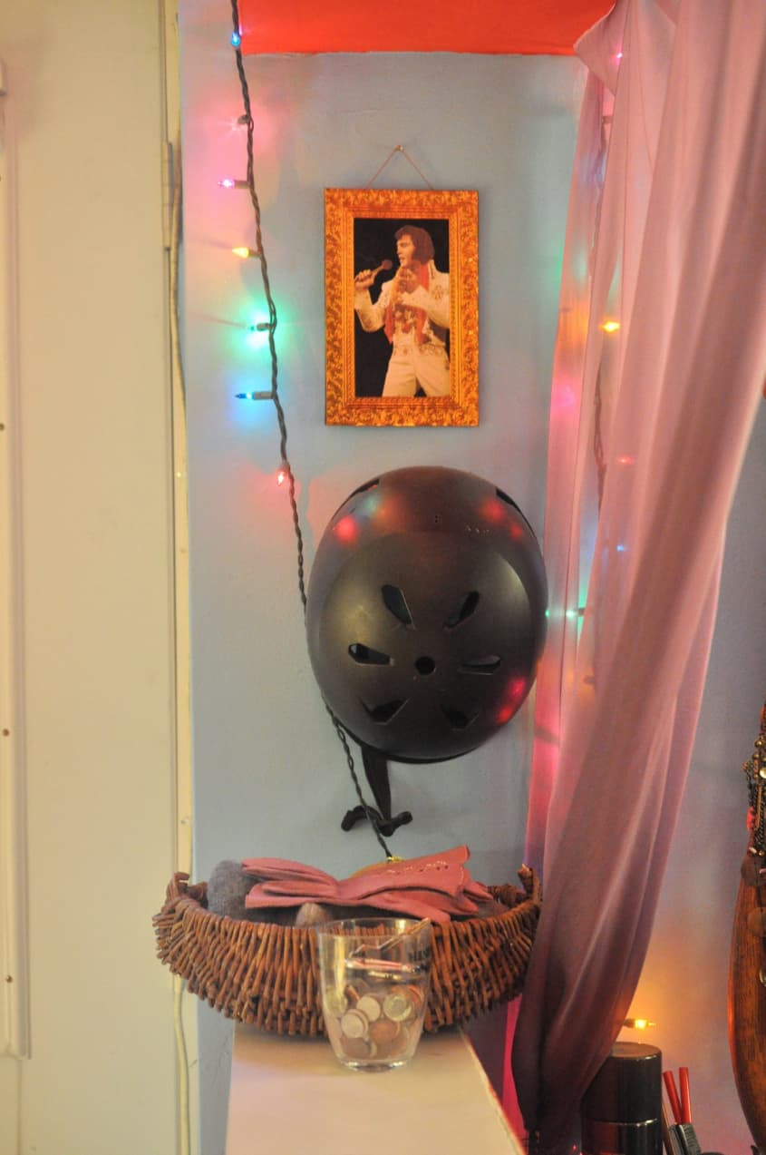 Laura Lee’s Bright & Playful Basement Studio Apartment Therapy