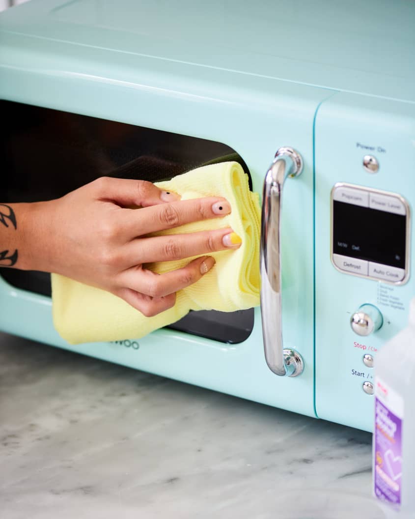 How to Clean a Microwave Step by Step with Photos and Video