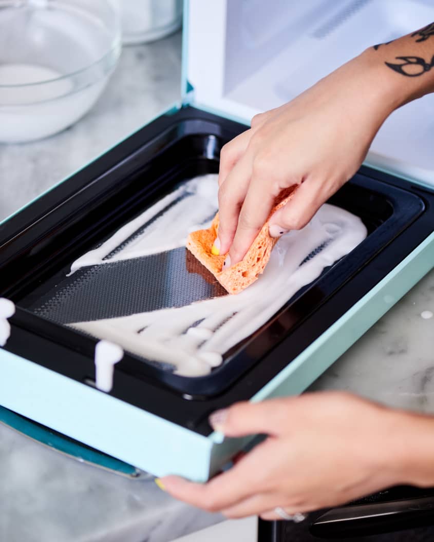 How to Clean a Microwave Step by Step with Photos and Video