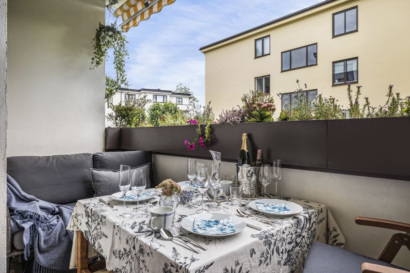 View of Life cycle assessment of an ambitious renovation of a Norwegian ...