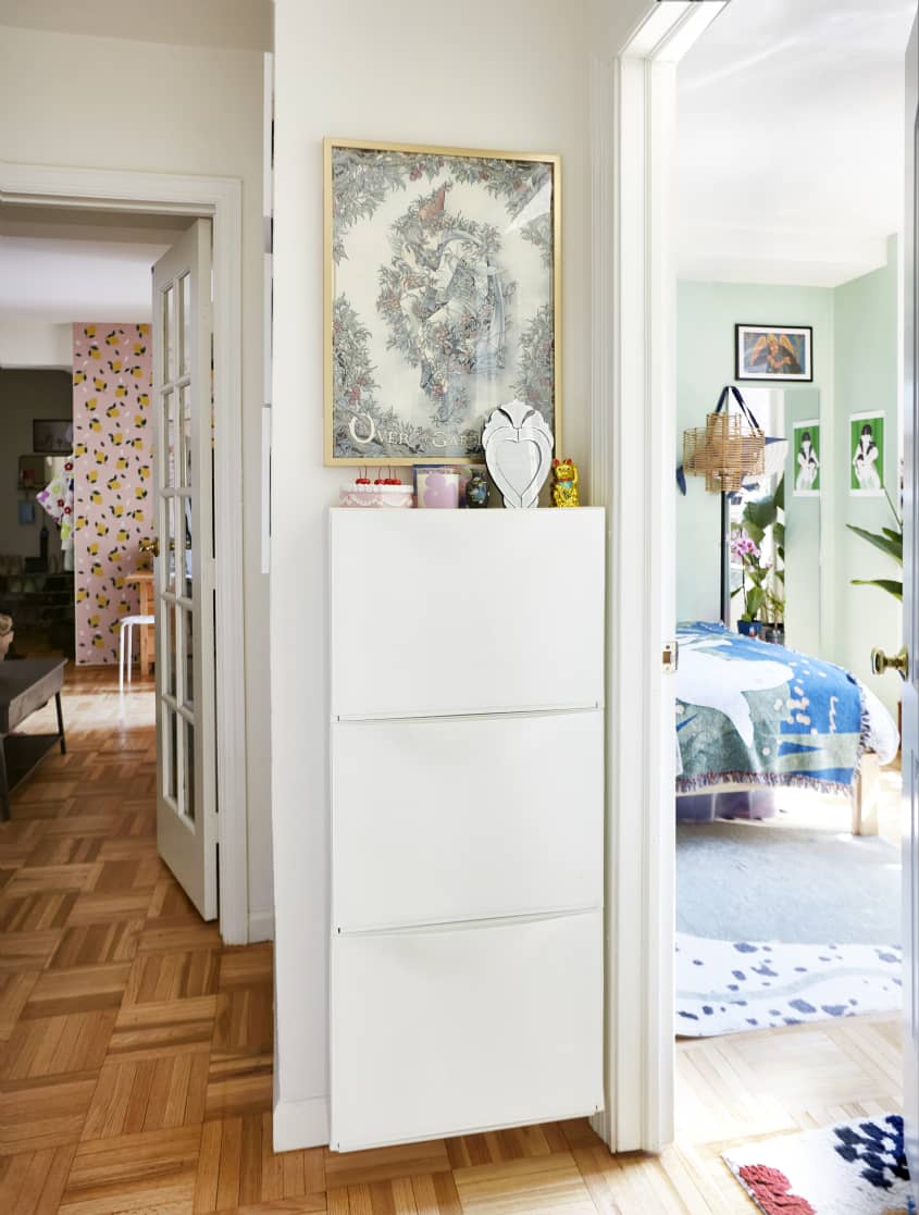 Illustrator Small Space NYC Rental Photos | Apartment Therapy