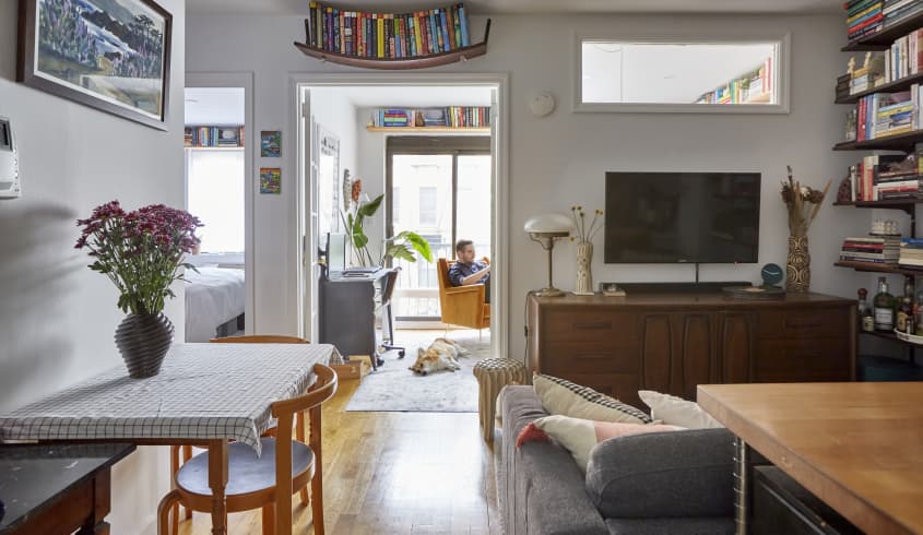 450-Square-Foot NYC Rental With Budget Book Storage Solutions ...