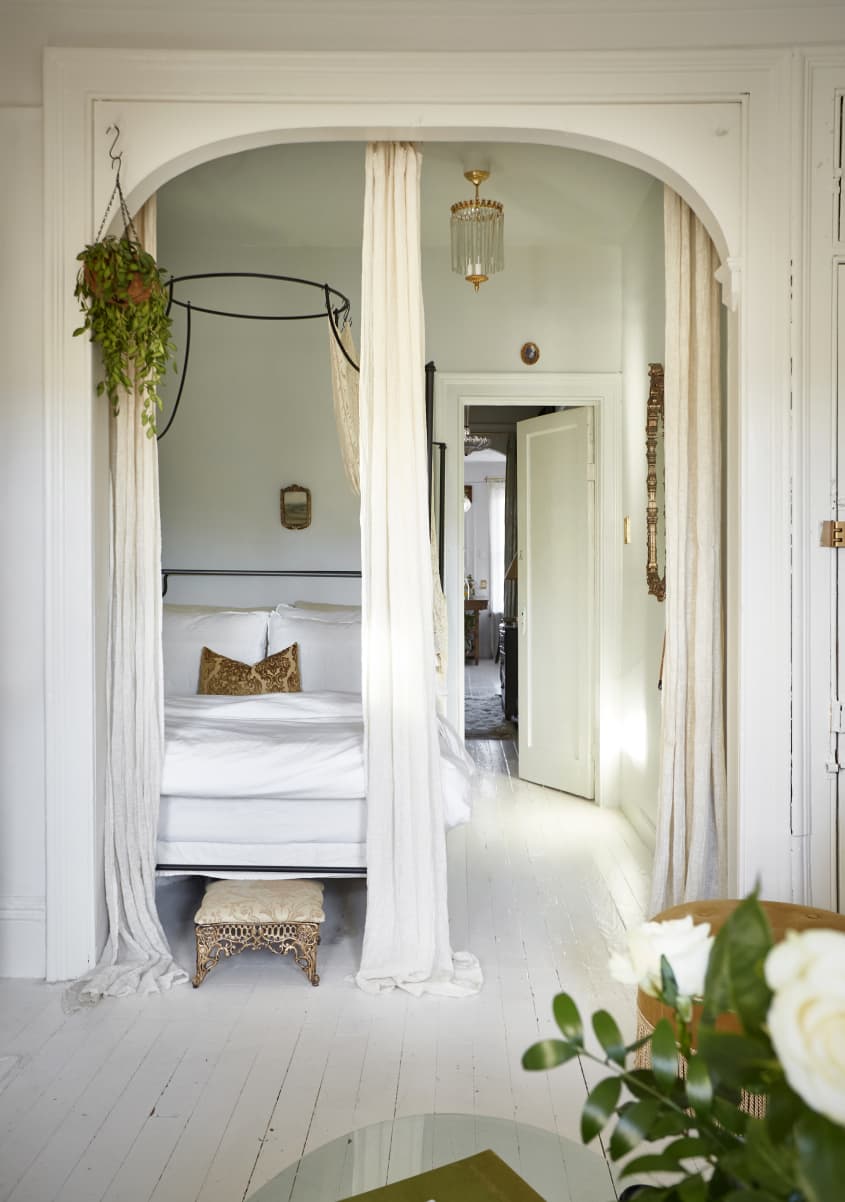 Why Designers Are Replacing Doors with Curtain Room Dividers ...