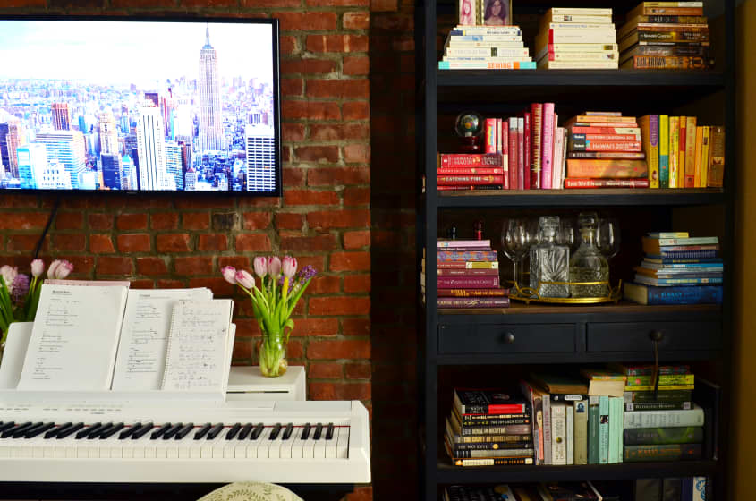 Video House Tour: A Super Small NYC Studio Apartment | Apartment Therapy