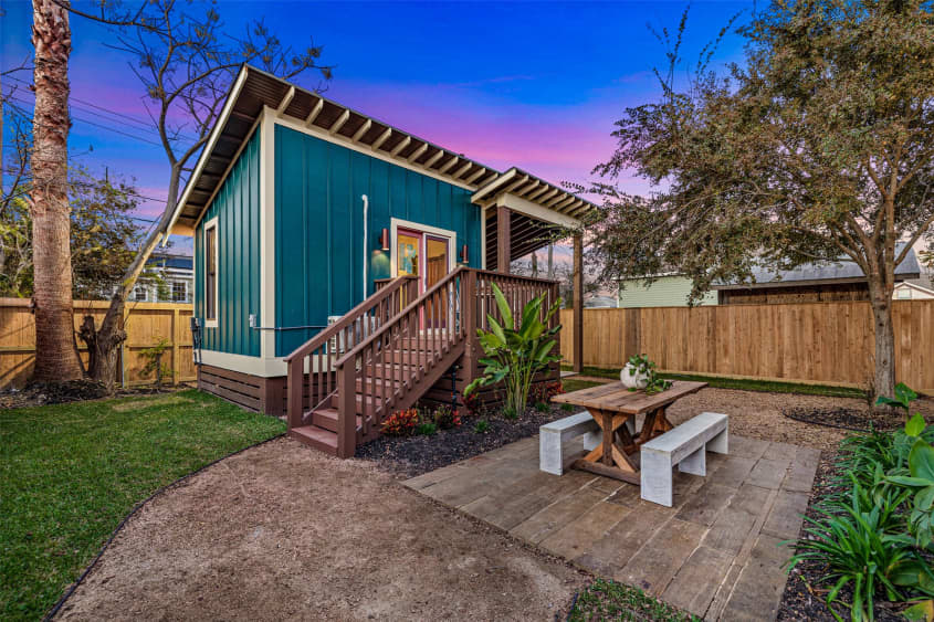 Galveston Homes for Sale — 4010 Ursuline St, Galveston, Texas Apartment Therapy