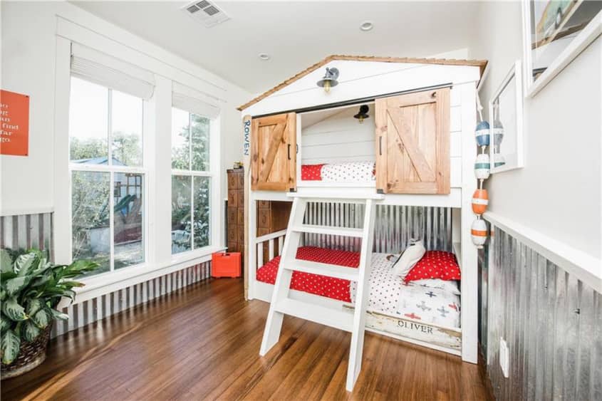 This Fixer Upper Farmhouse From Season 4 Is For Sale | Apartment Therapy
