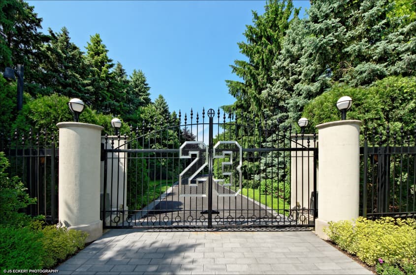 Michael Jordan's house is for sale Apartment Therapy