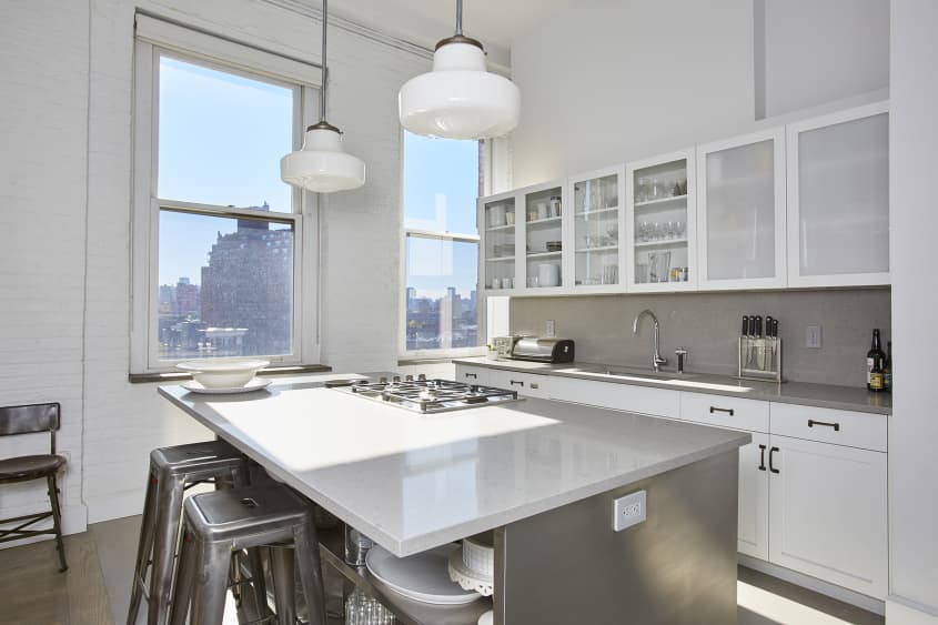 Peek Inside Alan Rickman’s New York City PiedaTerre for Sale(01)