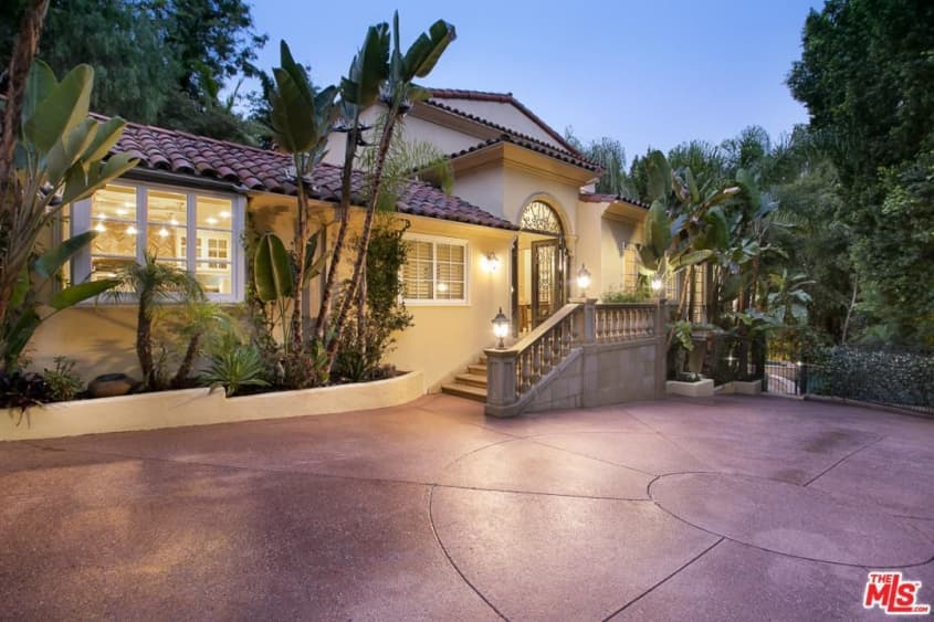 John O'Hurley's Beverly Hills Home Is For Sale for $6.5M | Apartment ...