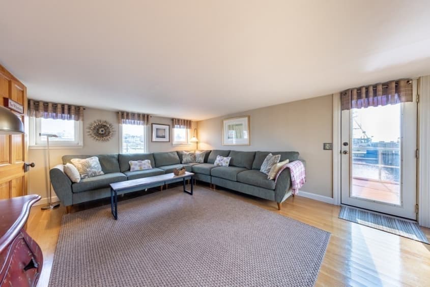 50 Fort St. 1, Fairhaven, Mass. — Houseboats for Sale Apartment Therapy
