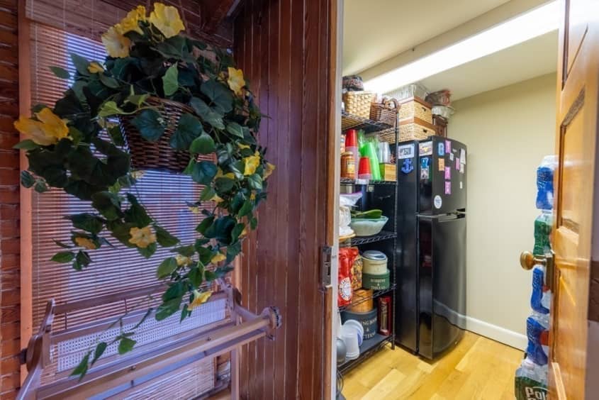 50 Fort St. 1, Fairhaven, Mass. — Houseboats for Sale Apartment Therapy