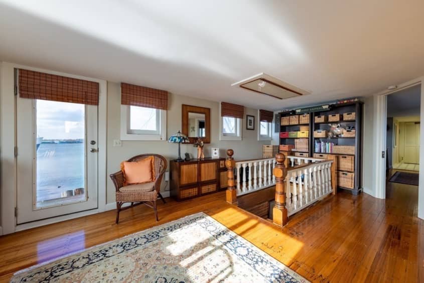 50 Fort St. 1, Fairhaven, Mass. — Houseboats for Sale Apartment Therapy
