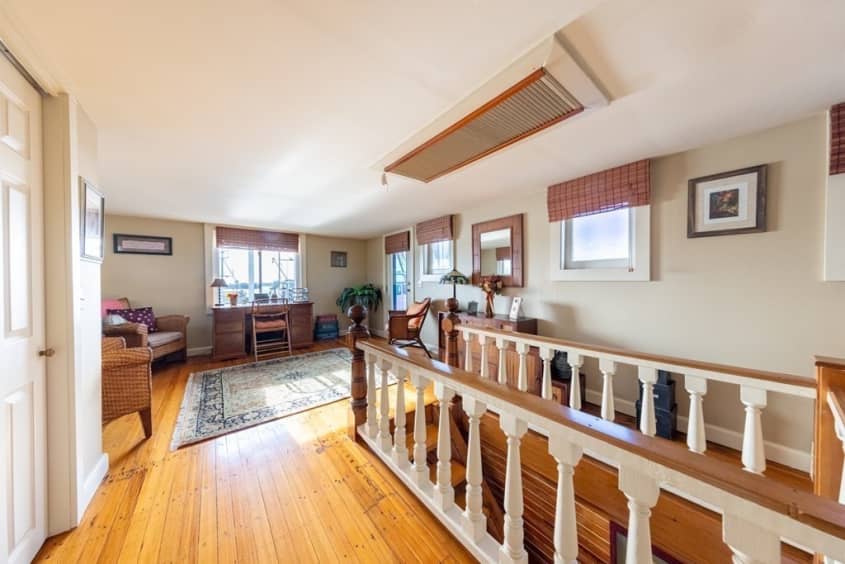 50 Fort St. 1, Fairhaven, Mass. — Houseboats for Sale Apartment Therapy