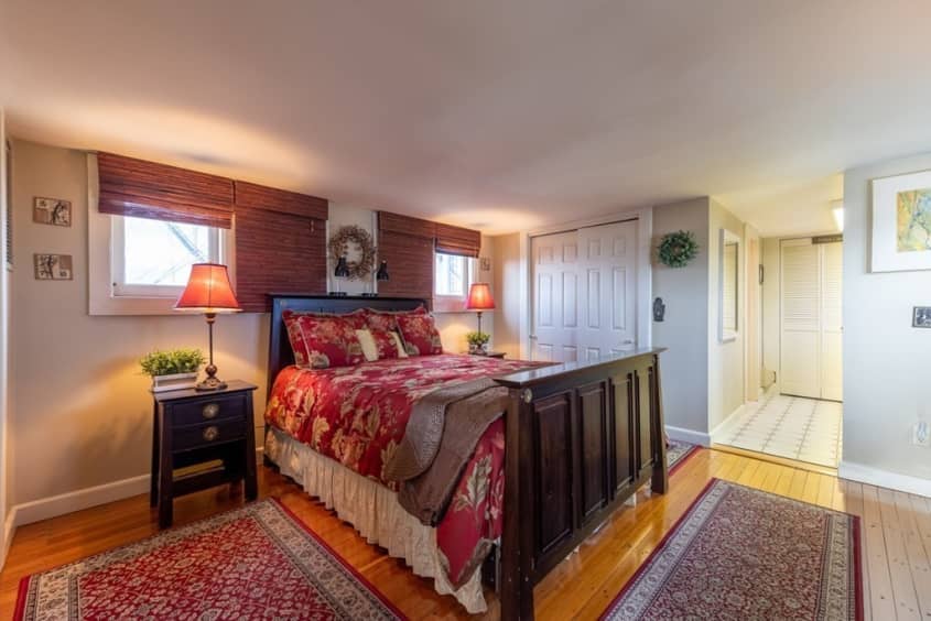50 Fort St. 1, Fairhaven, Mass. — Houseboats for Sale Apartment Therapy