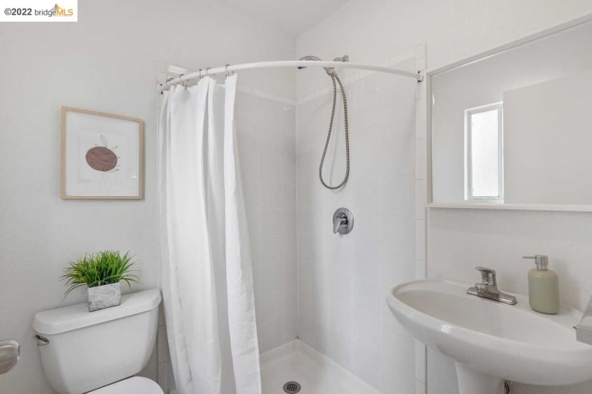 Red Condo for Sale — 2311 7th Street Unit B, Berkeley, California