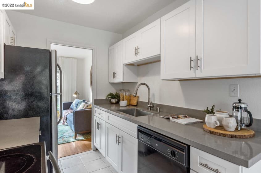 Red Condo for Sale — 2311 7th Street Unit B, Berkeley, California ...